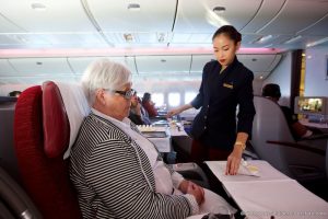 QATAR AIRWAYS BUSINESS CLASS SPECIAL ASSISTENTIE OUDEREN
