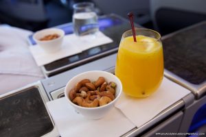 QATAR AIRWAYS BUSINESS CLASS SPECIAL ASSISTENTIE OUDEREN