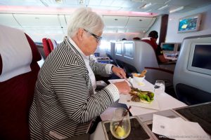 QATAR AIRWAYS BUSINESS CLASS SPECIAL ASSISTENTIE OUDEREN