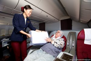 QATAR AIRWAYS BUSINESS CLASS SPECIAL ASSISTENTIE OUDEREN